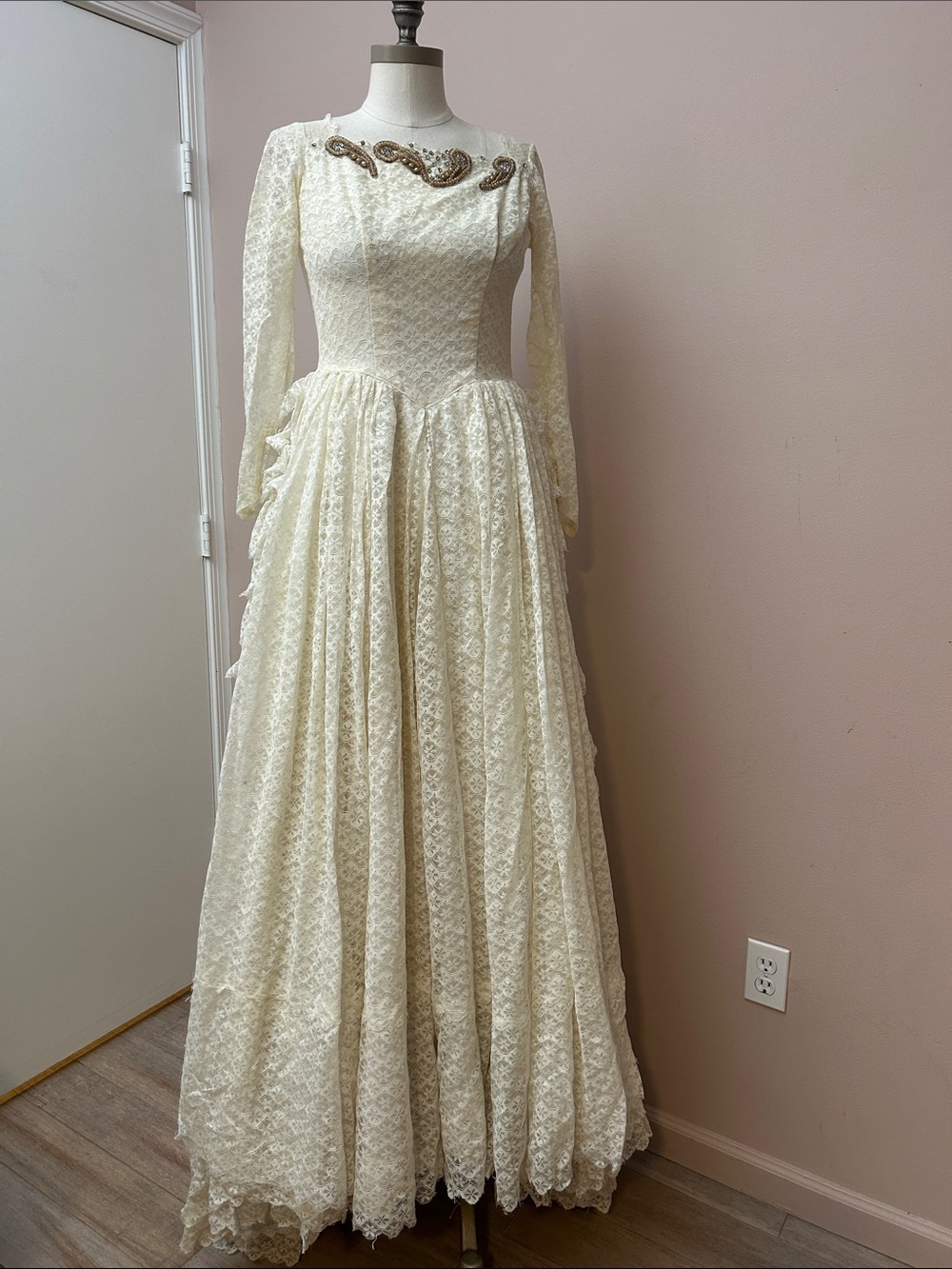 Vintage | Dresses | Vintage Full Lace Layered Skirt Wedding Gown Victorian W Tail